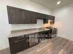 2009 E Grand St #J - Photo 1 of 1