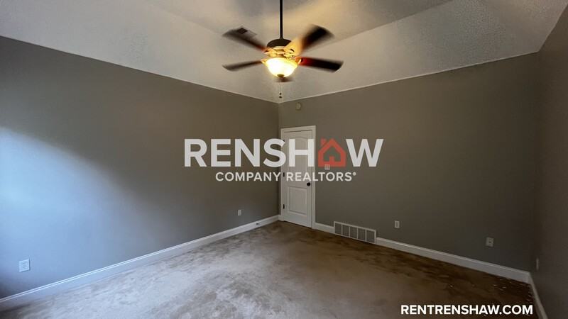 220 Armour Pl - Photo 4 of 19