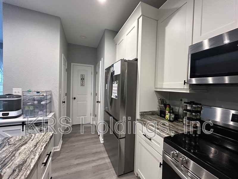 170 Tynes St - Photo 5 of 12