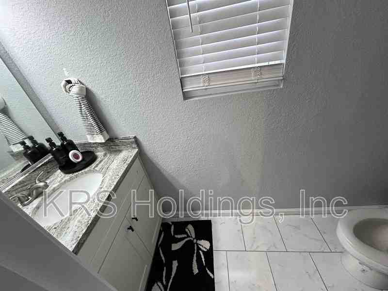 170 Tynes St - Photo 6 of 12