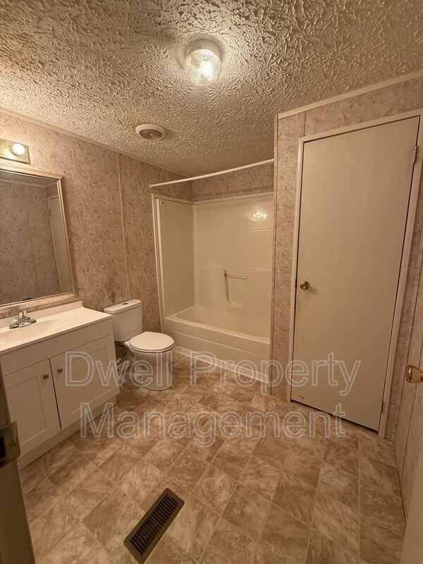 353 Barnhart Dr - Photo 2 of 15