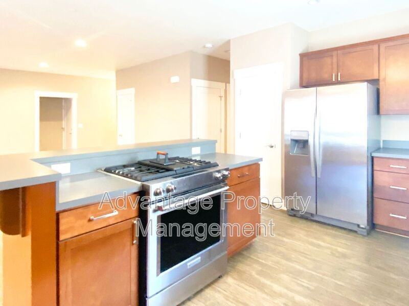 122 S 21st St - Photo 4 of 25