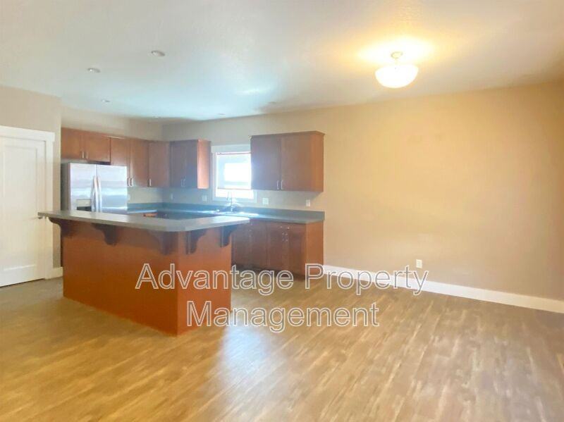 122 S 21st St - Photo 7 of 25