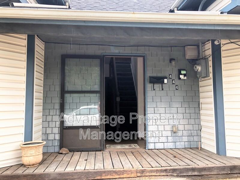 444 Nw 17th St - Photo 2 of 12