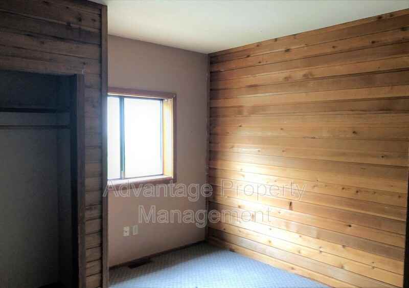 444 Nw 17th St - Photo 5 of 12