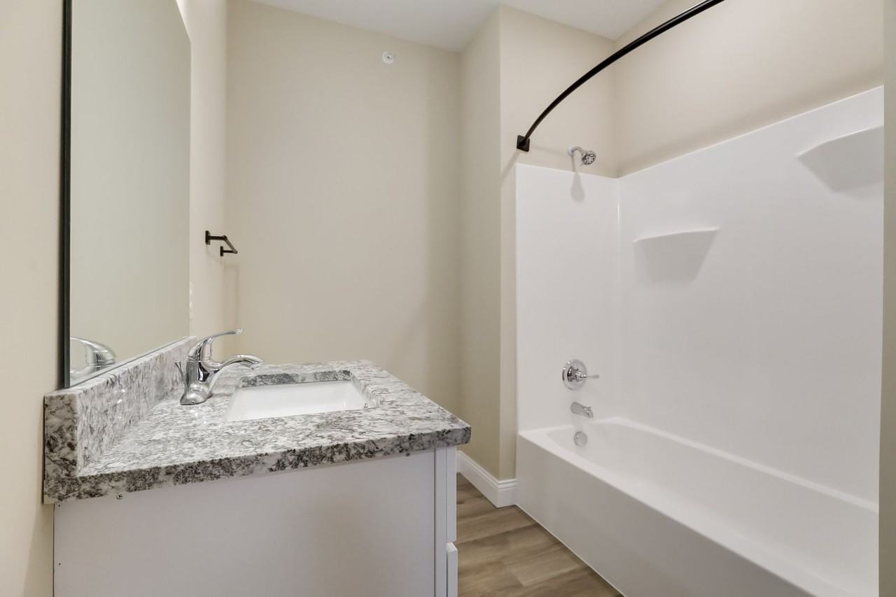 305 W Clark St - Photo 7 of 50