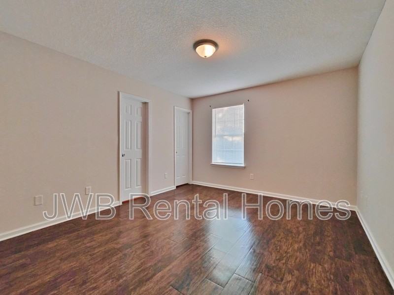 4802 Playpen Dr - Photo 6 of 8