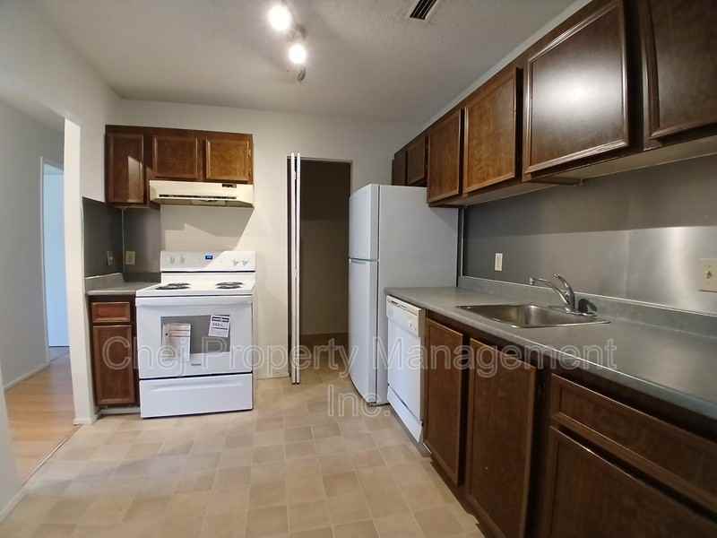 1503 Mill Woods Rd East #12 - Photo 7 of 15