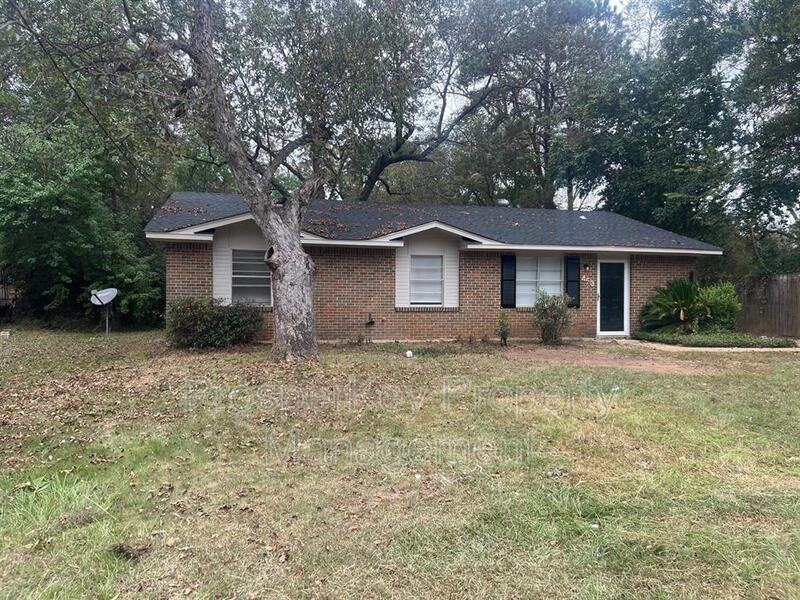 453 Pecan Tree Court - Photo 2 of 14