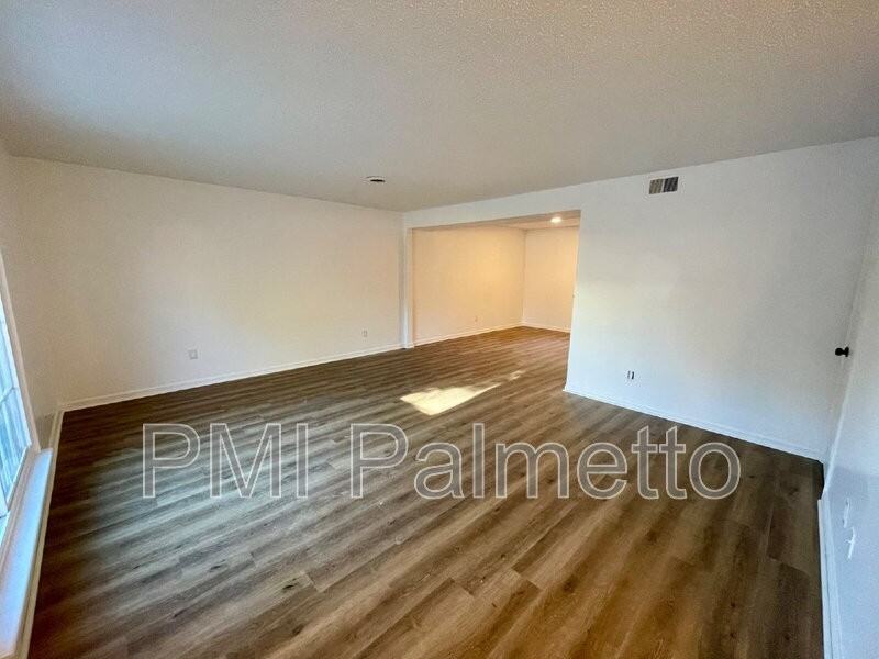 1312 Cactus Ave - Photo 4 of 20