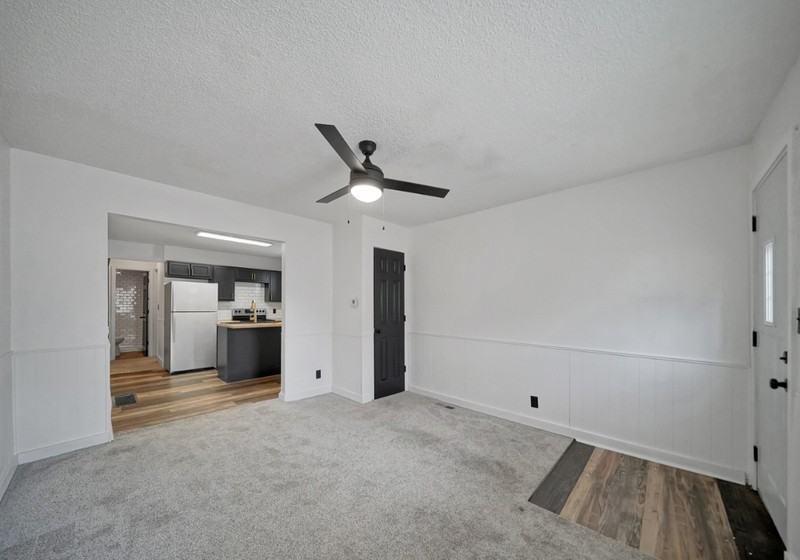 1129 N 29th St - Photo 3 of 12