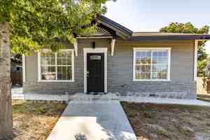 featured image of 210 Dumoulin Avenue