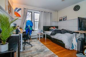 featured image of 448 Park Dr