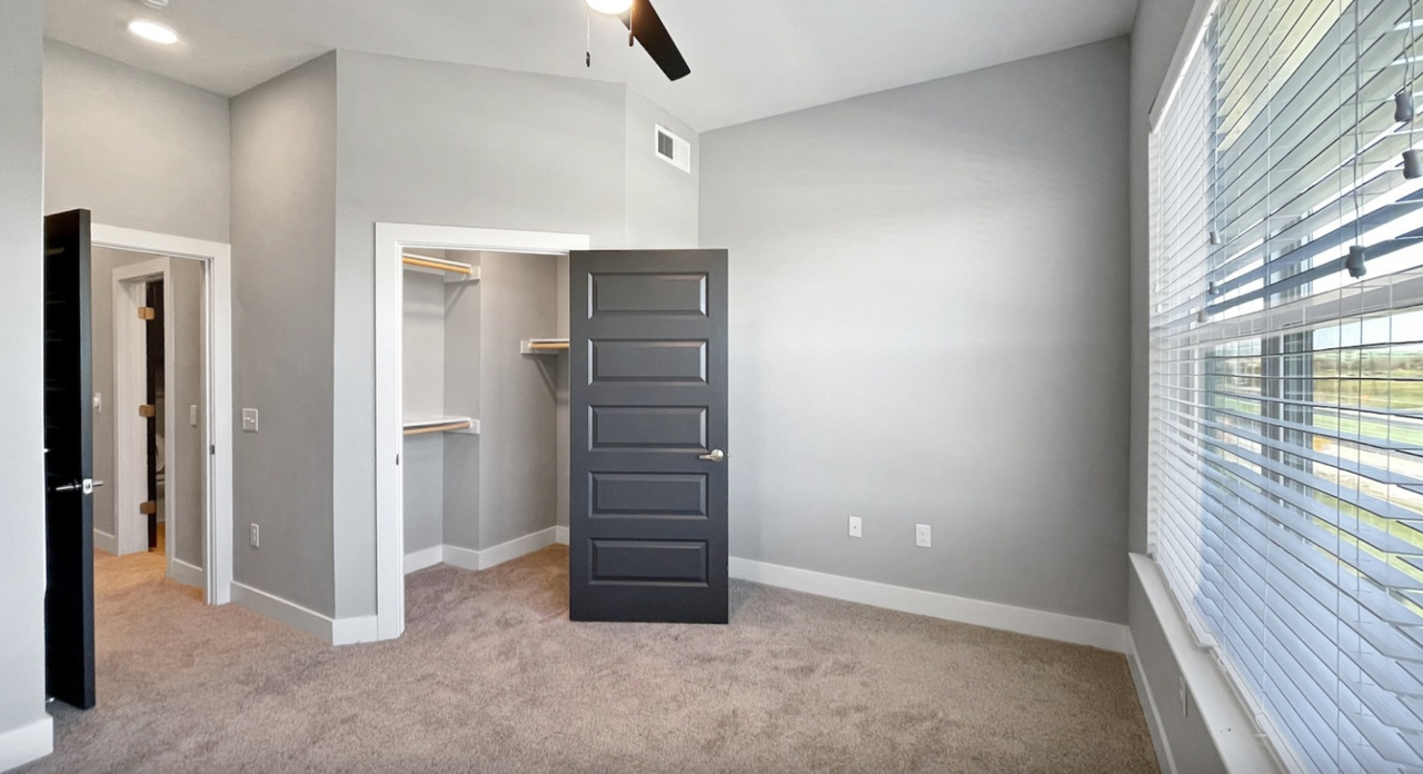 4800 East Yager Lane - Photo 4 of 18