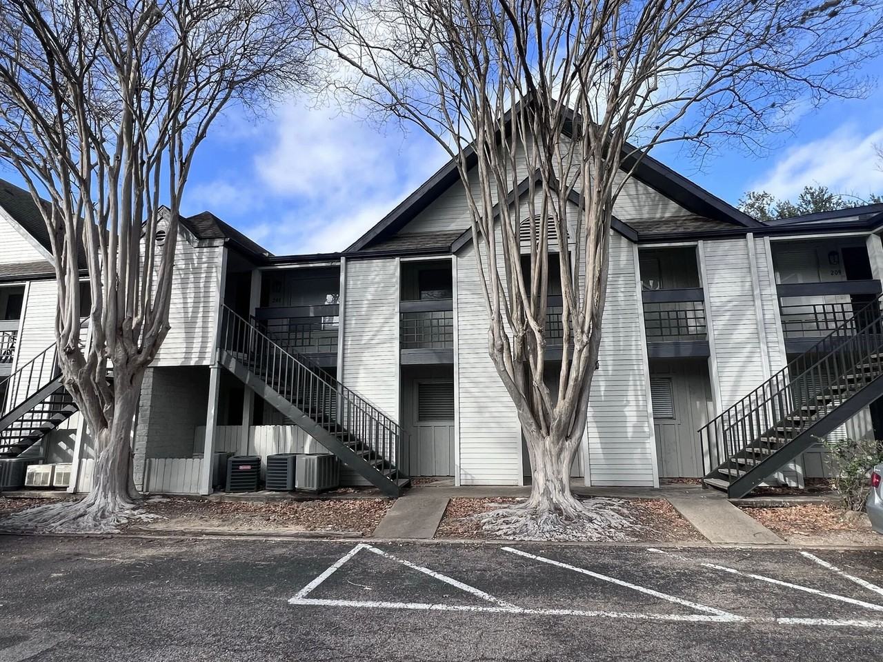 Memorial Fountain - Photo 3 of 36