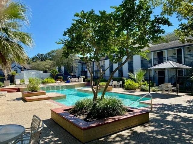 Memorial Fountain - Photo 7 of 36