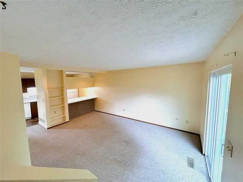 133 Orchard Dr #133D - Photo 2 of 11