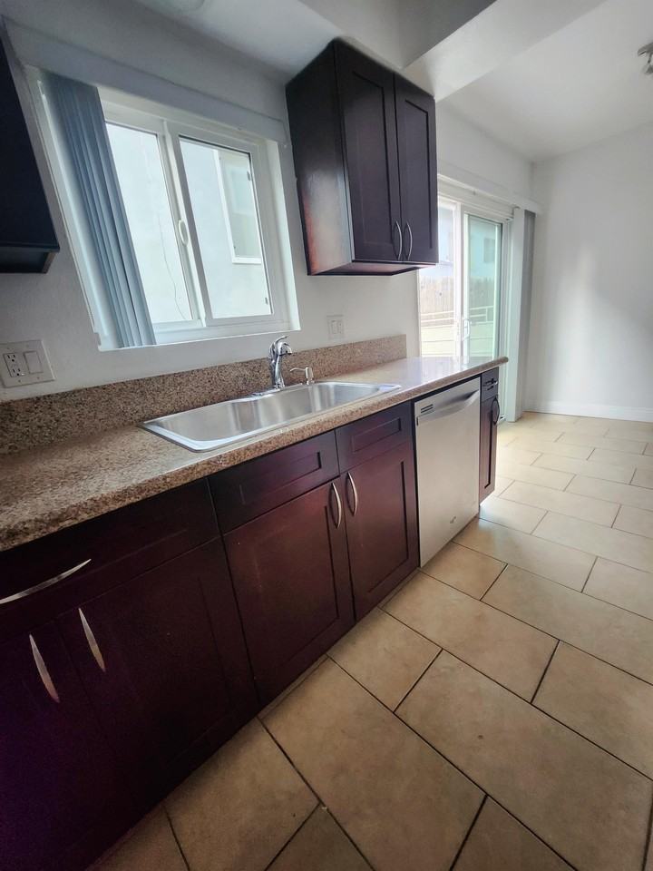 3853 Prospect Avenue - Photo 4 of 20