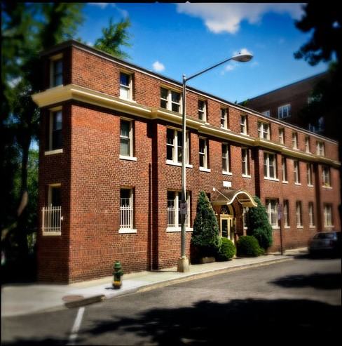 1685 Crescent Place NW - Photo 2 of 20