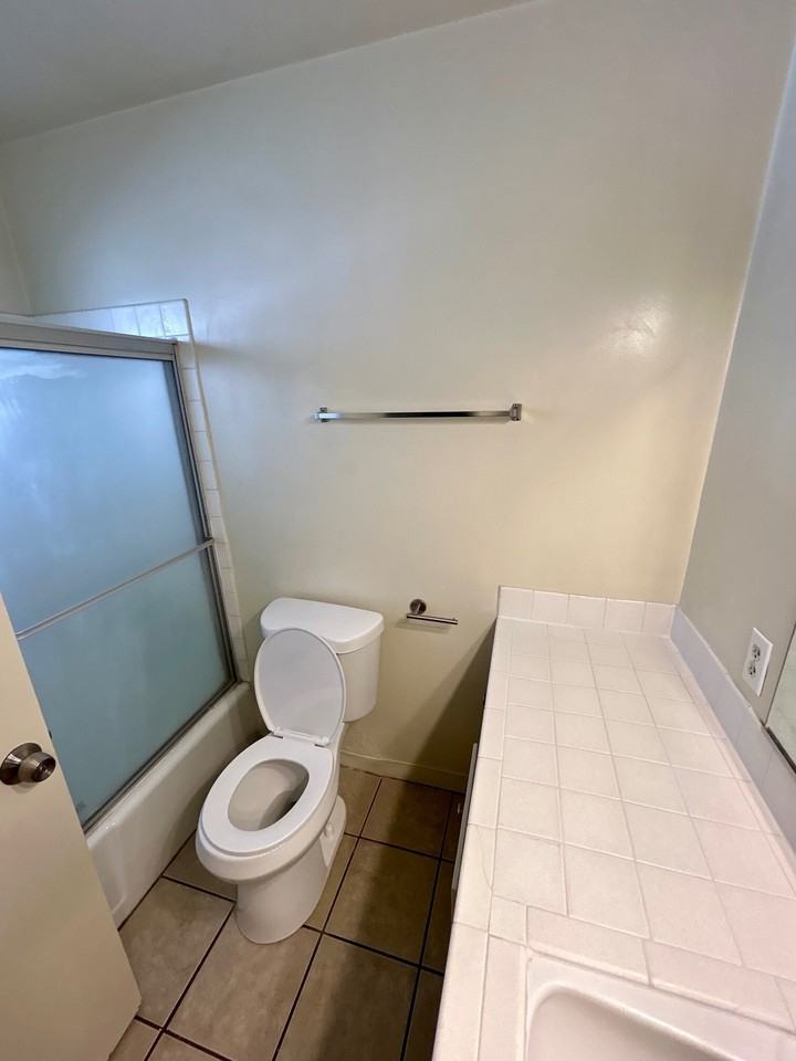 2403 E. SENECA ST. (265) - Photo 6 of 13