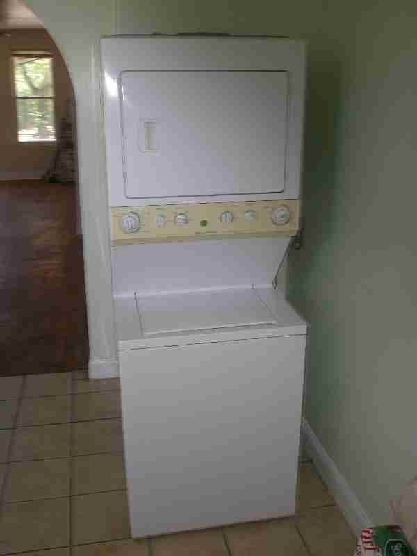 725 Fairmont St NW - Photo 3 of 32