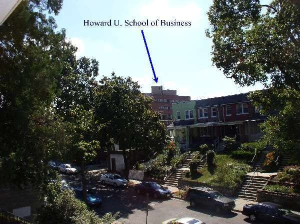 725 Fairmont St NW - Photo 4 of 32