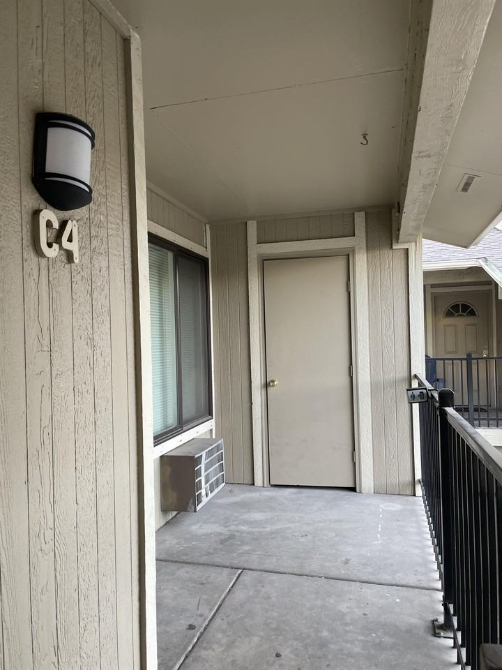 1209 West Plum Street - Photo 3 of 23