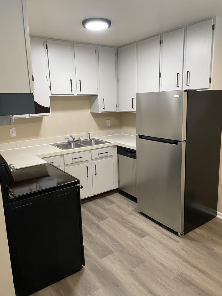 1209 West Plum Street - Photo 6 of 23