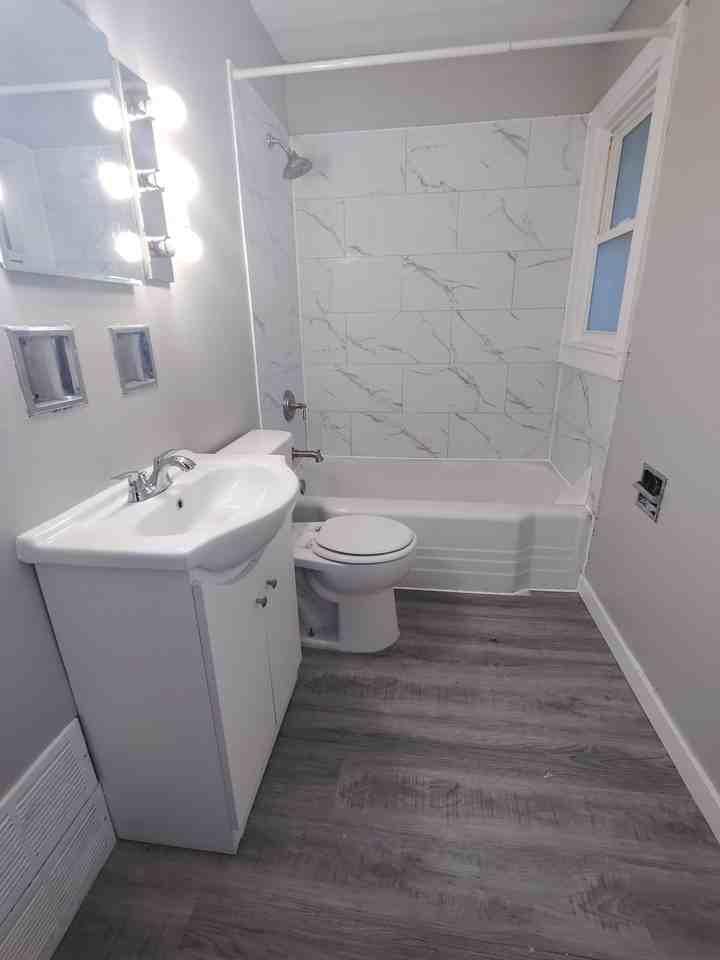 1112 Blackhawk Boulevard #4 - Photo 3 of 4