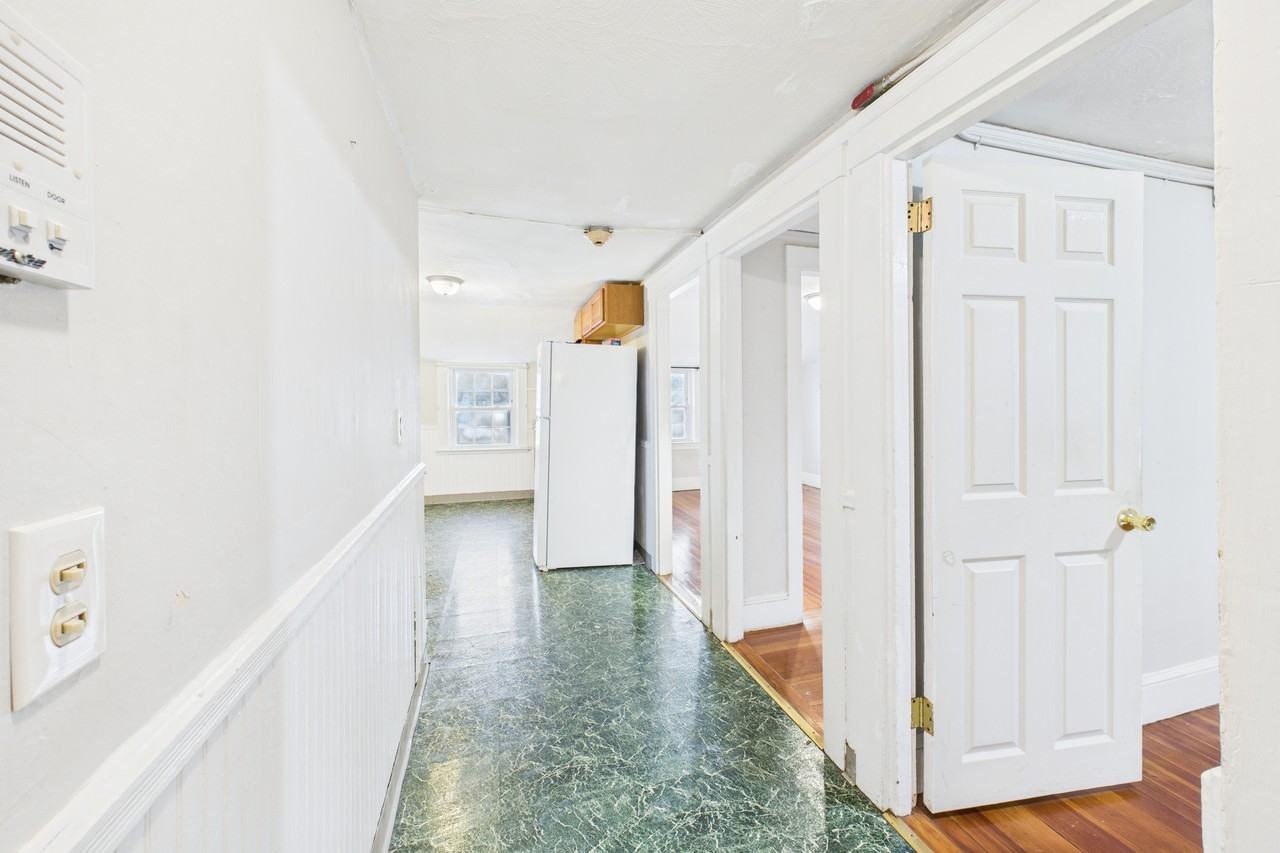 75 Putnam Pike - Photo 2 of 15