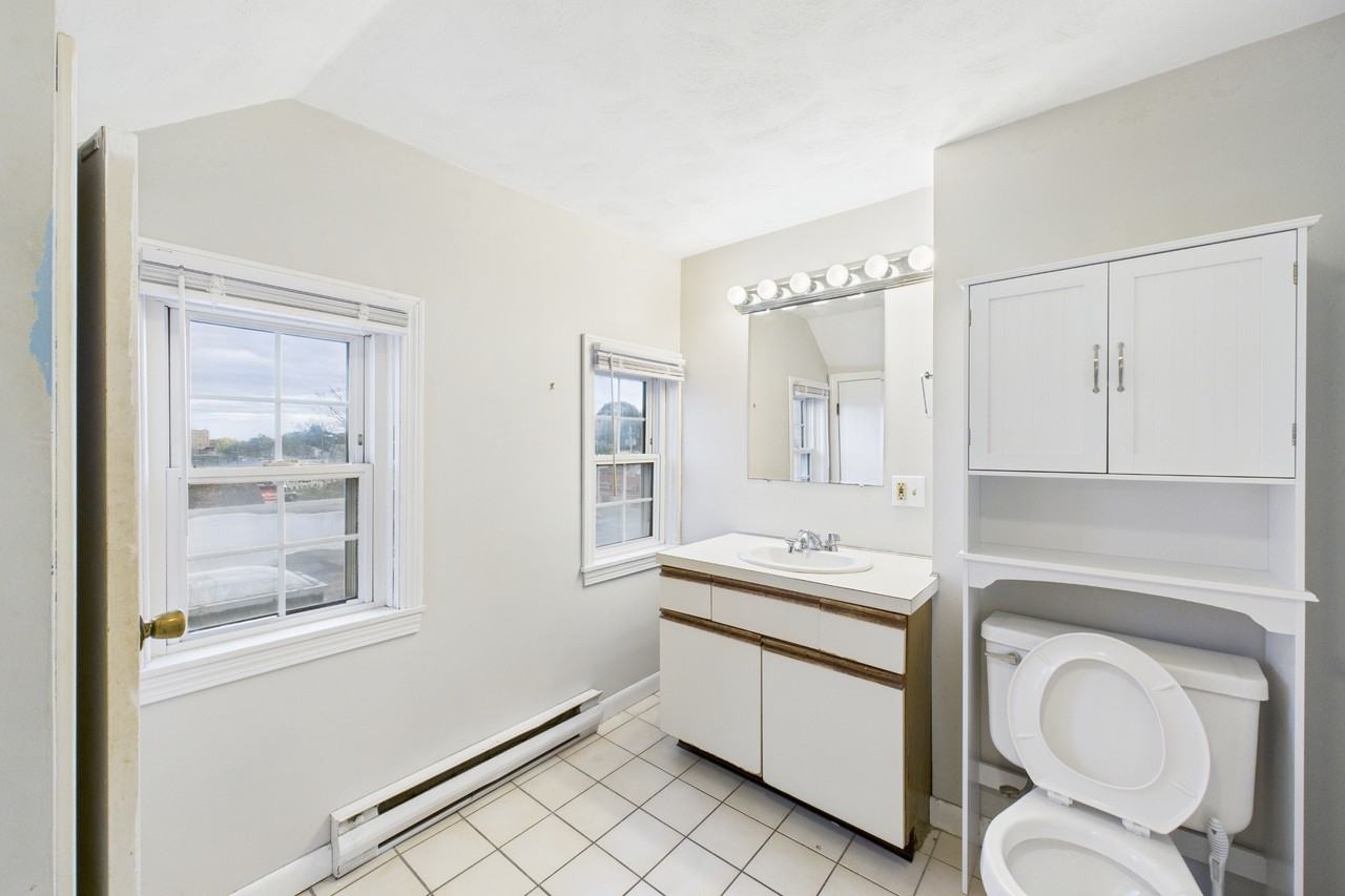 75 Putnam Pike - Photo 6 of 15