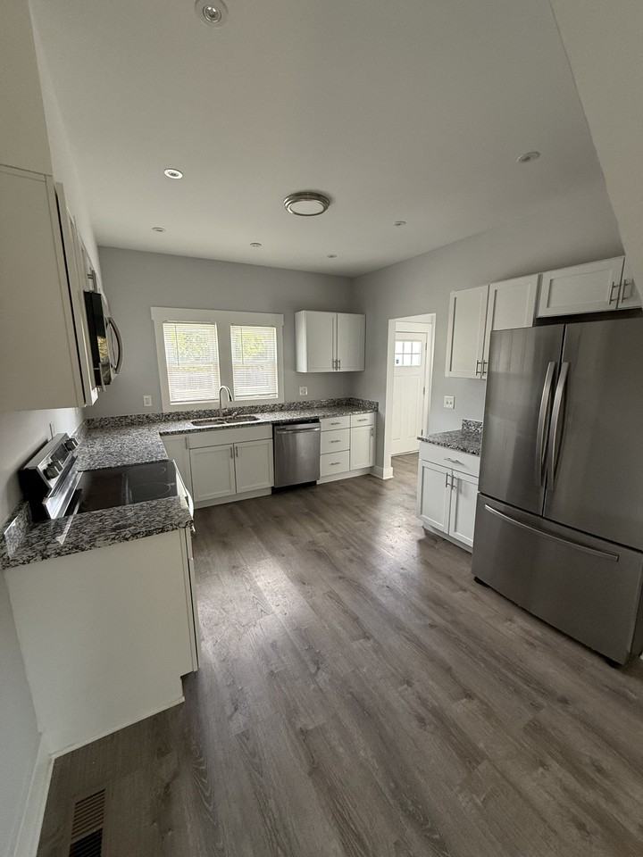 2519 North College Avenue - Photo 3 of 17