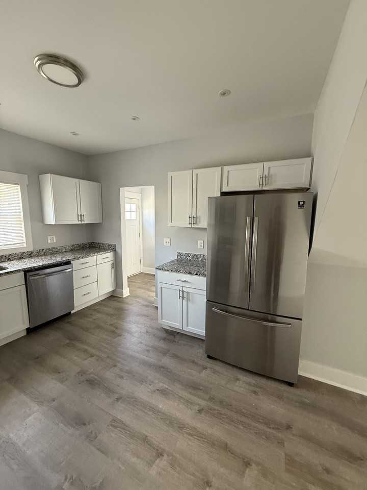 2519 North College Avenue - Photo 4 of 17