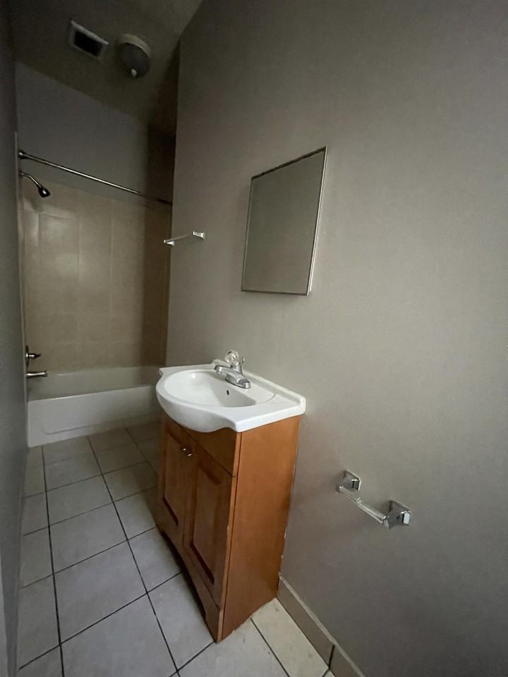 3301 Baring St - Photo 2 of 10