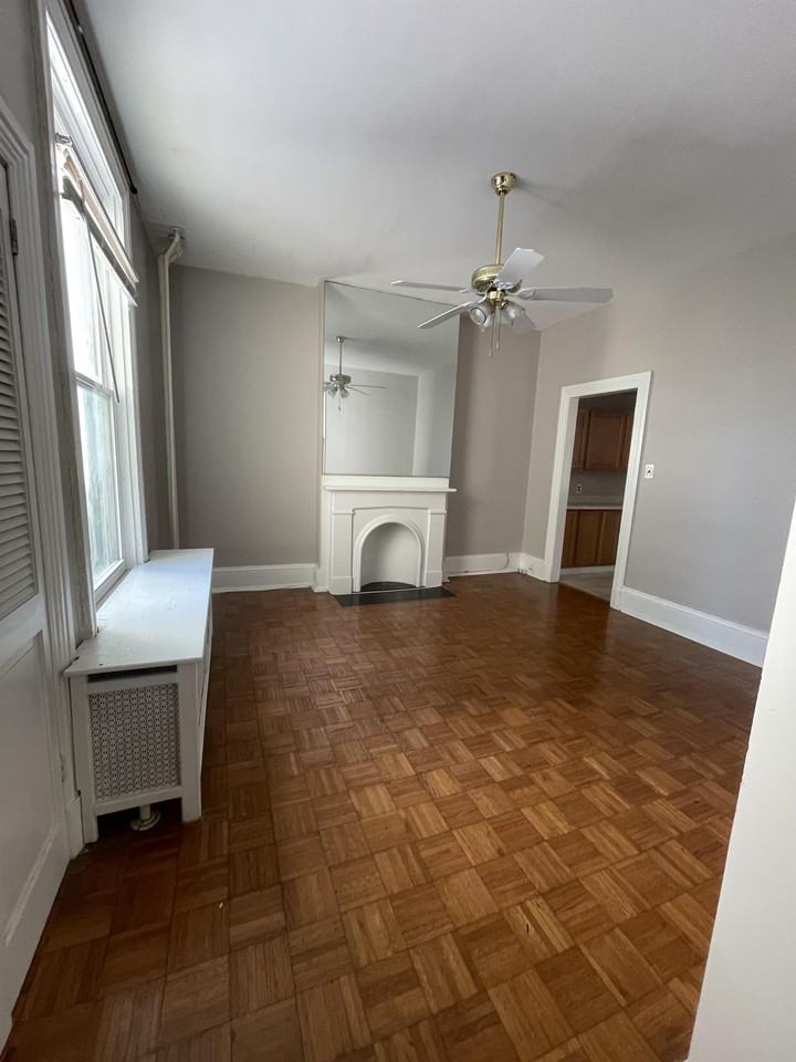 3301 Baring St - Photo 5 of 10