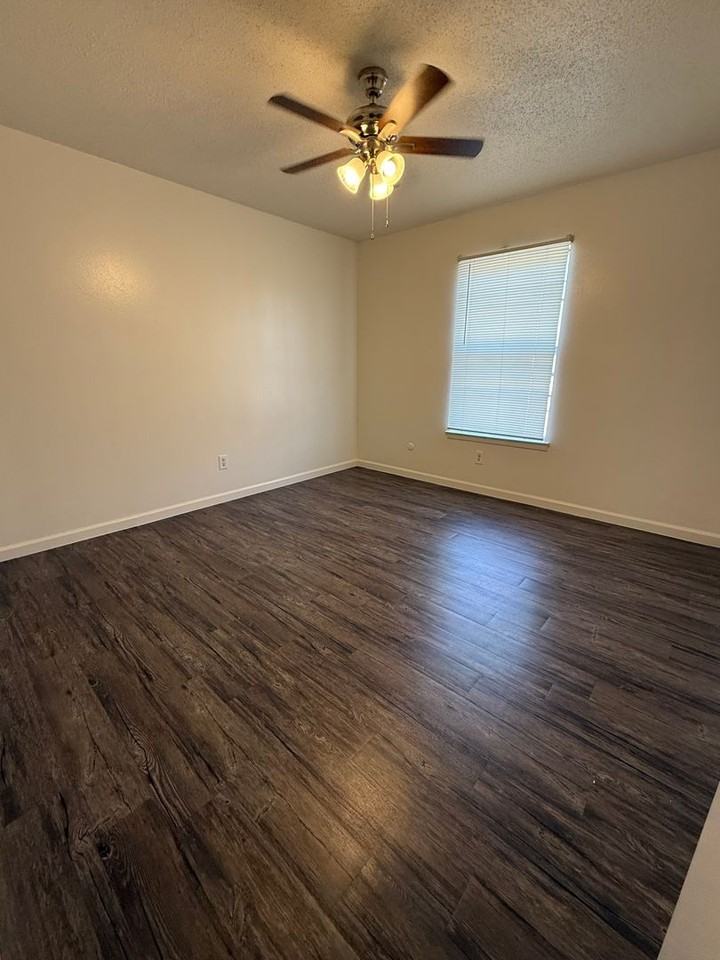 400 Johnson Dr #205 - Photo 2 of 12