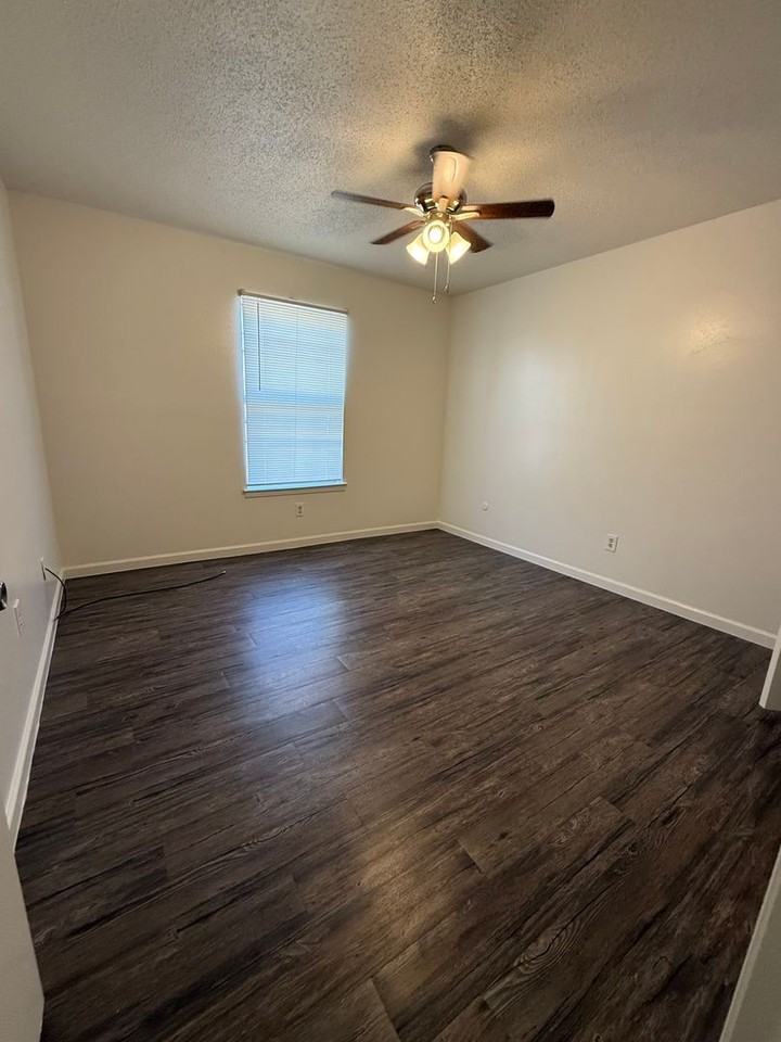 400 Johnson Dr #205 - Photo 3 of 12