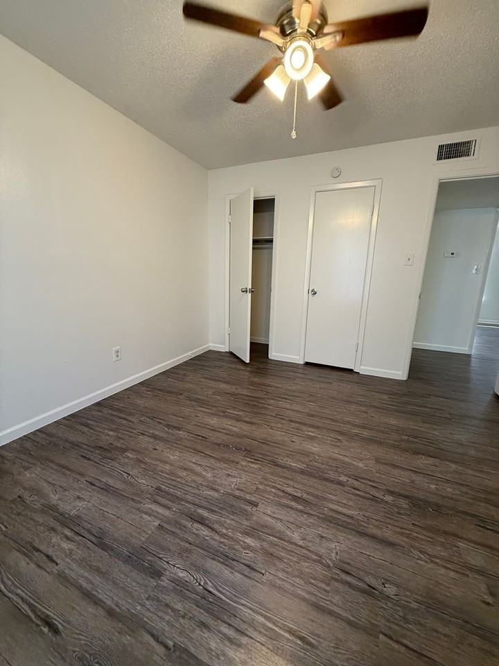 400 Johnson Dr #205 - Photo 4 of 12