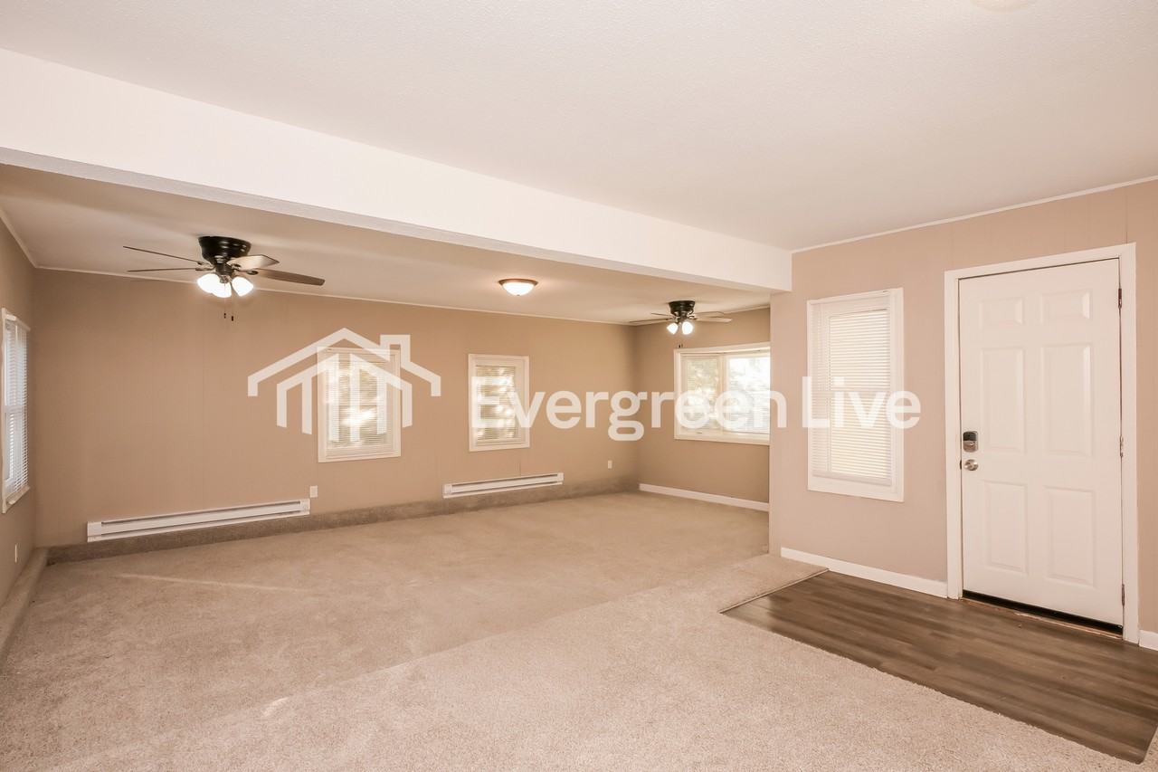 2026 Avenue L - Photo 3 of 16