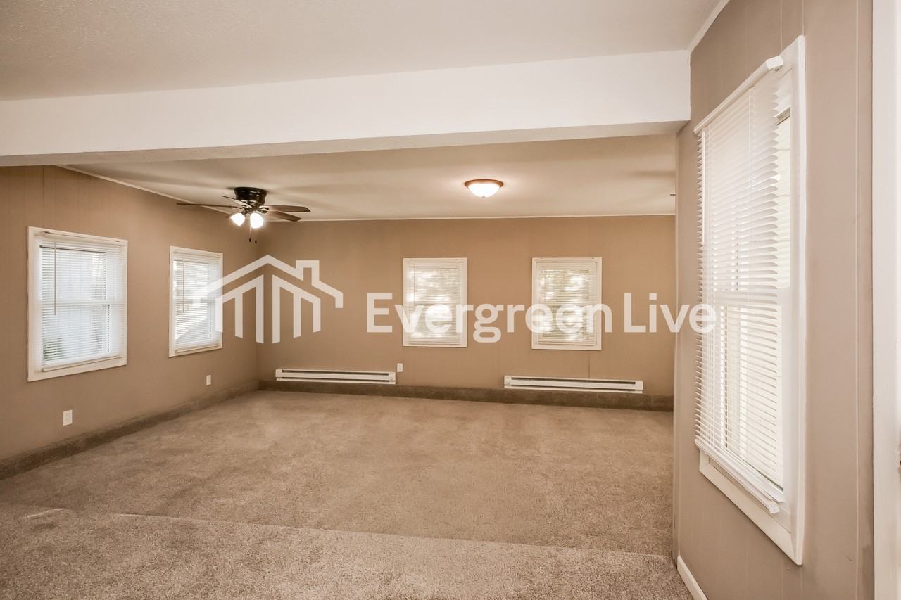 2026 Avenue L - Photo 4 of 16