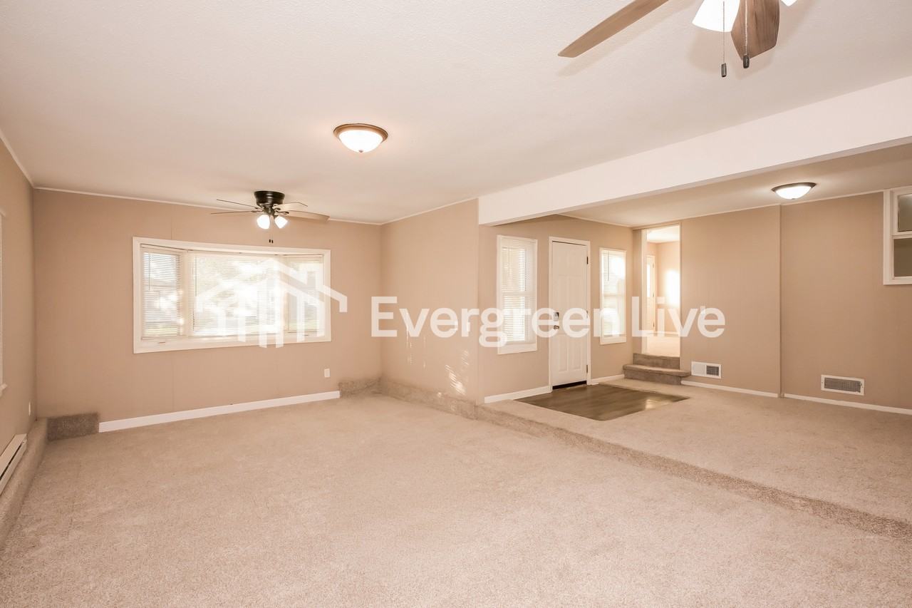 2026 Avenue L - Photo 6 of 16