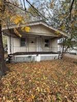 featured image of 1112 E Garfield Ave