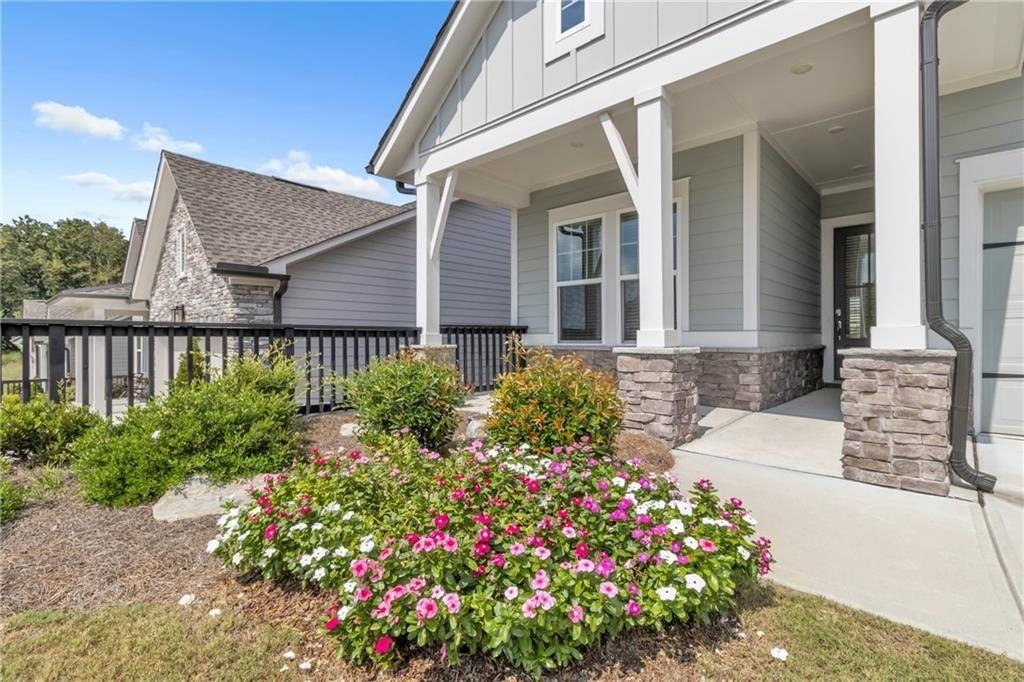 6813 Bungalow Rd - Photo 3 of 33