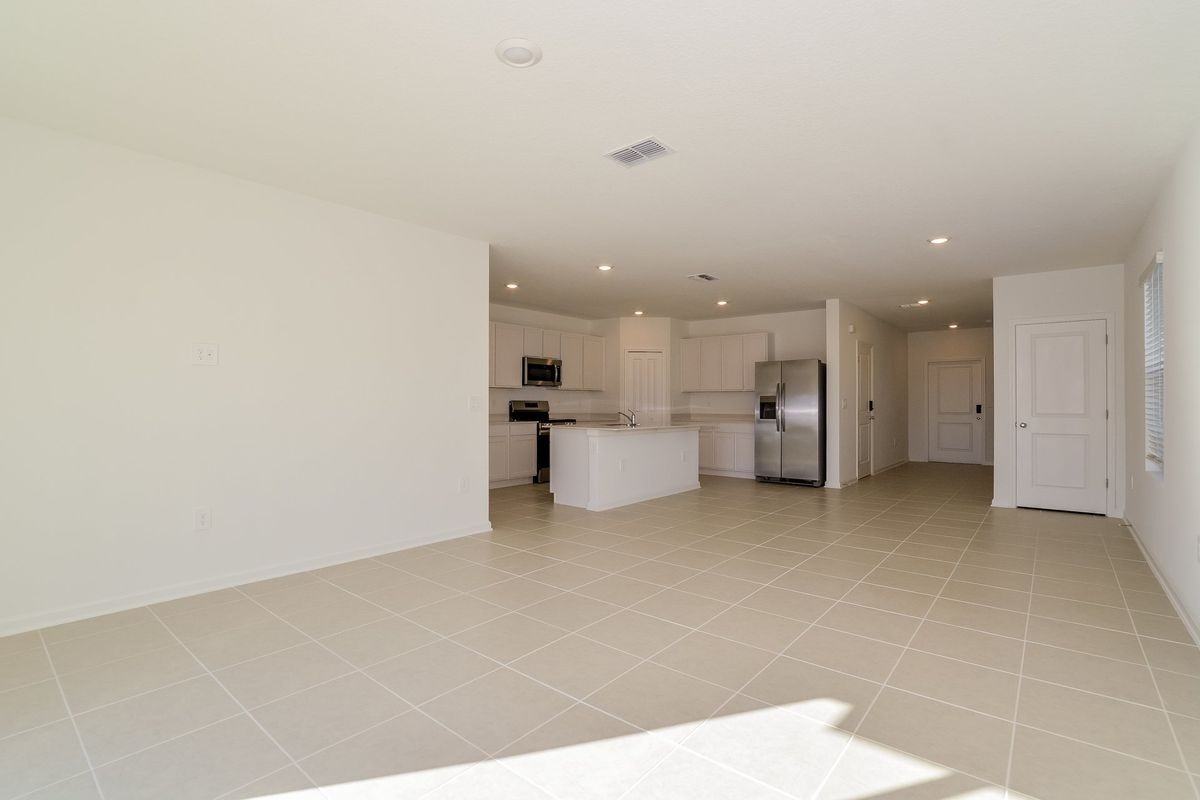 Jessie St - Photo 4 of 16