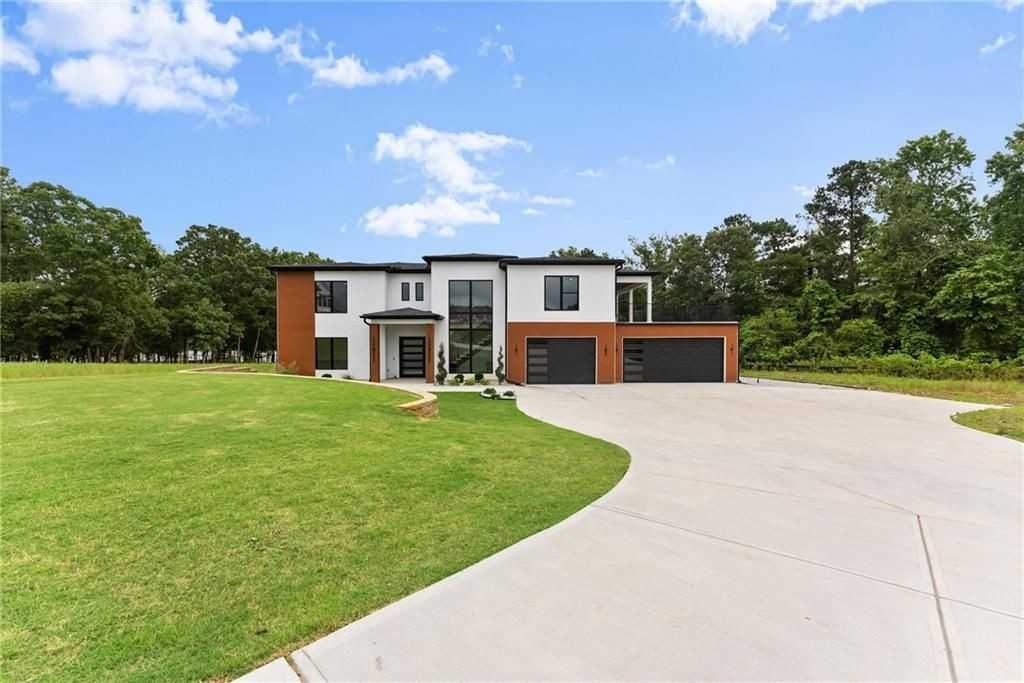 151 S Pointe Dr - Photo 2 of 50