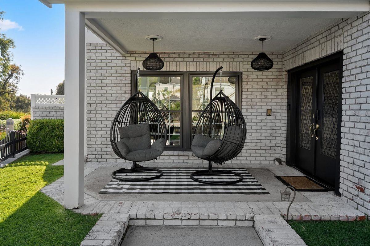 5 Hillsborough - Photo 3 of 6