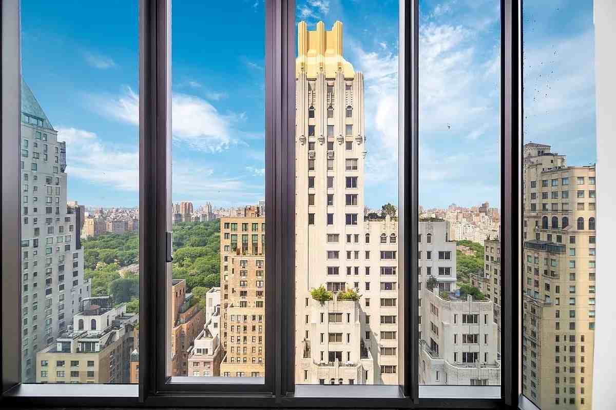 111 W 57th St - Photo 3 of 17