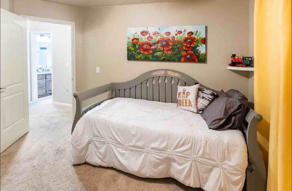 14724 Evening Side Drive - Photo 4 of 10