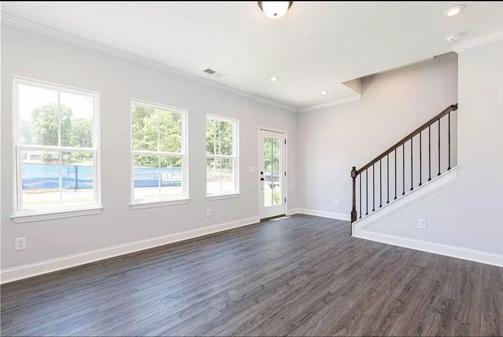 913 Colton Dr - Photo 3 of 21