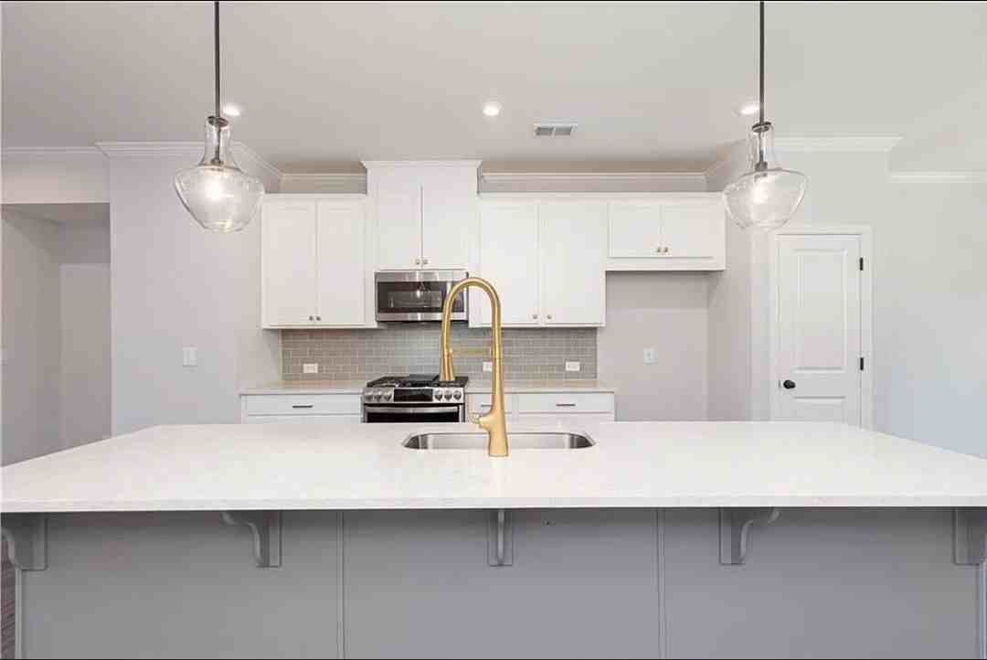 913 Colton Dr - Photo 5 of 21